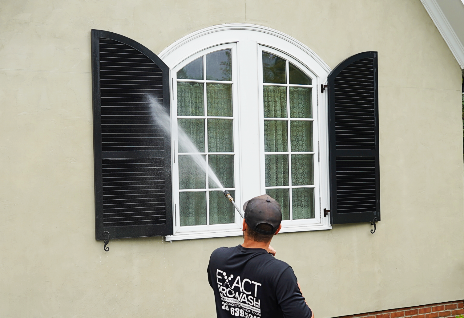 Window Cleaning in Akron OH